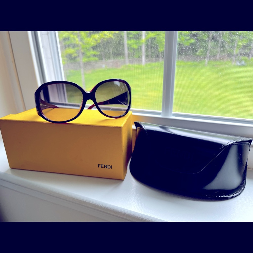 Fendi Womens sunglasses dark purple